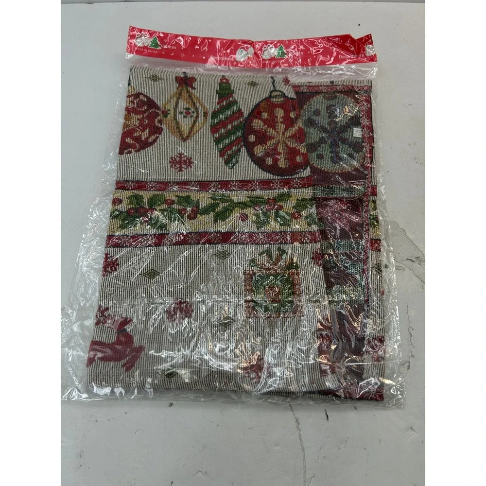 Christmas Tapestry Table Runner OS Multicolor